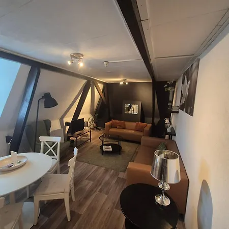Aan Den Hogeweg Apartment