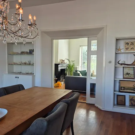 Aan Den Hogeweg Apartment *