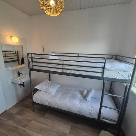 Aan Den Hogeweg Apartment