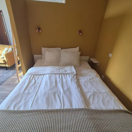 Aan Den Hogeweg Apartment *