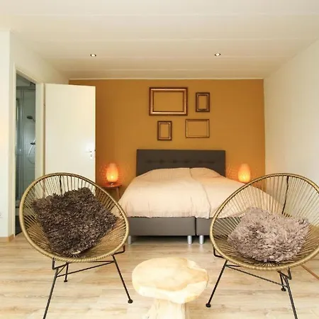 Aan Den Hogeweg Apartment