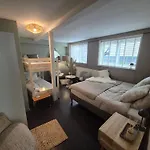 Amsterdam House *