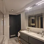 Amsterdam House *