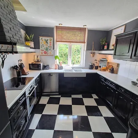 Amsterdam House