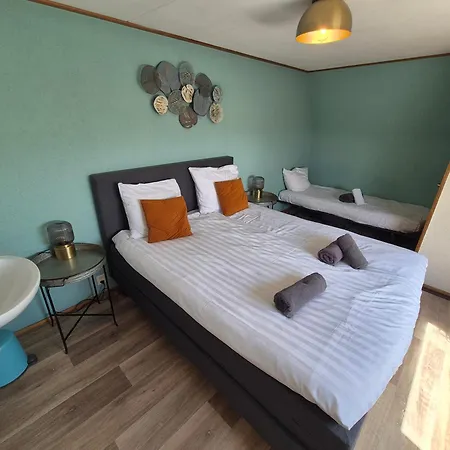 Amsterdam House *